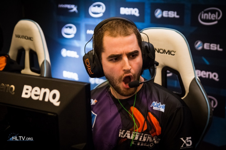 KaBuM brez ekipe!