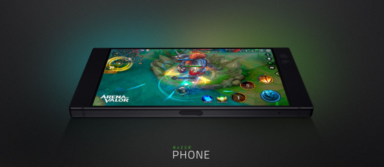 Razer se podaja v telefonske vode