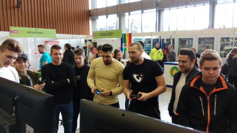 Arena Mladih 2018: povzetek dogajanja ter objava zmagovalcev v Heartstone ter FIFA 18 turnirjih