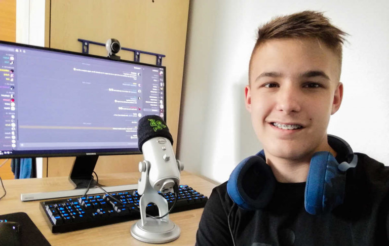 Predstavljamo tretjega tekmovalca projekta Naslednji slovenski TOP streamer: Davida “xDejvii” Nagliča!