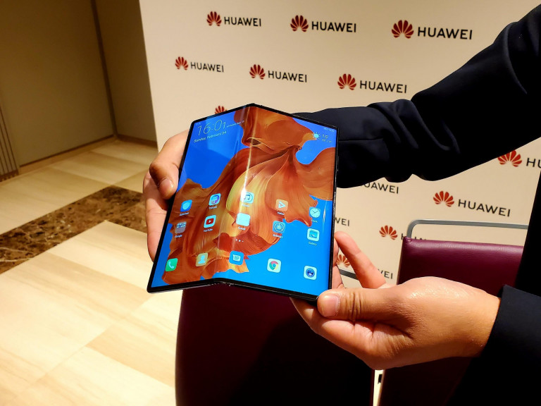 Huawei napovedal svoj upogljivi telefon Mate X, ta pa bo stal kar 2,299 €