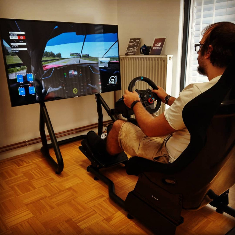 UVI Chair Racing Simulator – recenzija slovenskega dirkalnega simulatorja
