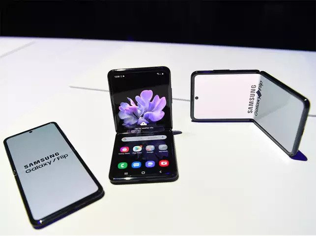 Samsung Galaxy Z Flip je zanimiv preklopni telefon, a zase zahteva ledvico