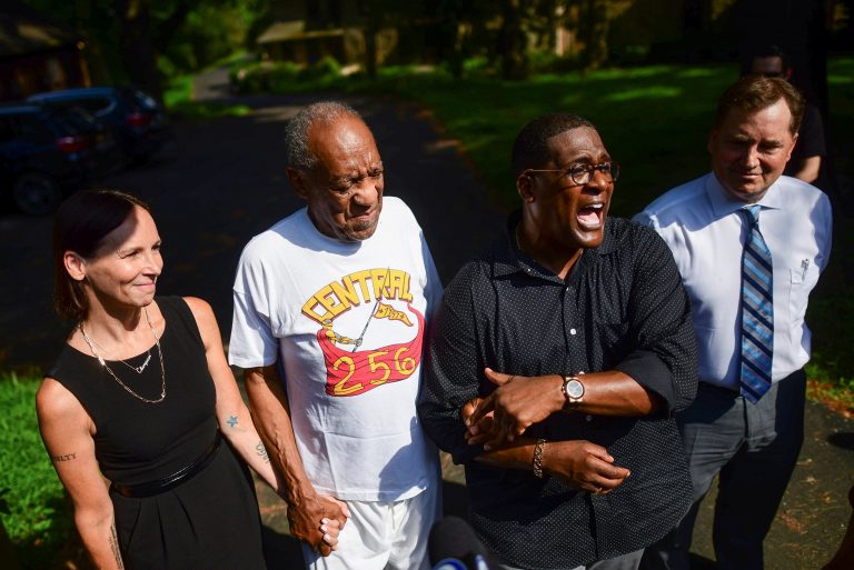 Bill Cosby dela na dokumentarcu o svojem sojenju, namerava se tudi vrniti k stand-upu
