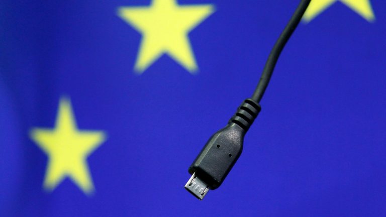 Novi zakon Evropske unije naj bi na iPhone končno pripeljal vhod USB-C