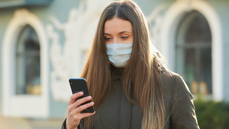 Nova posodobitev bo kmalu omogočala odklepanje iPhonov z maskami