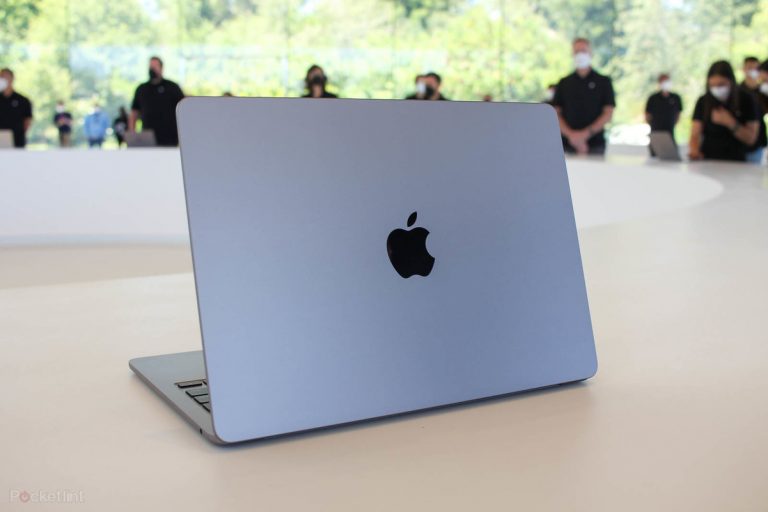 MacBook Air M2 v prodajo stopi 15. julija