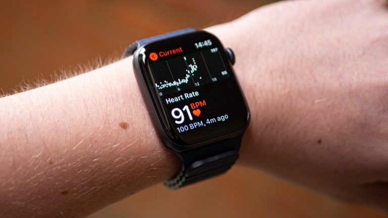 Apple Watch Series 8 naj bi znal zaznati povišano telesno temperaturo