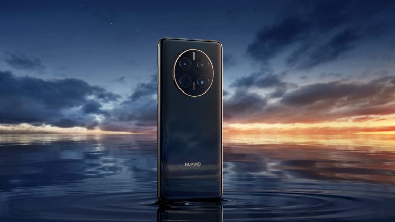 Huawei Mate 50 Pro že v Sloveniji: Nad njim izjemno navdušena pevka Nika Zorjan