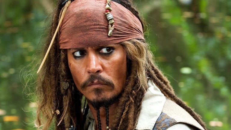Johnny Depp naj bi bil zainteresiran za vrnitev v franšizo Pirati s Karibov