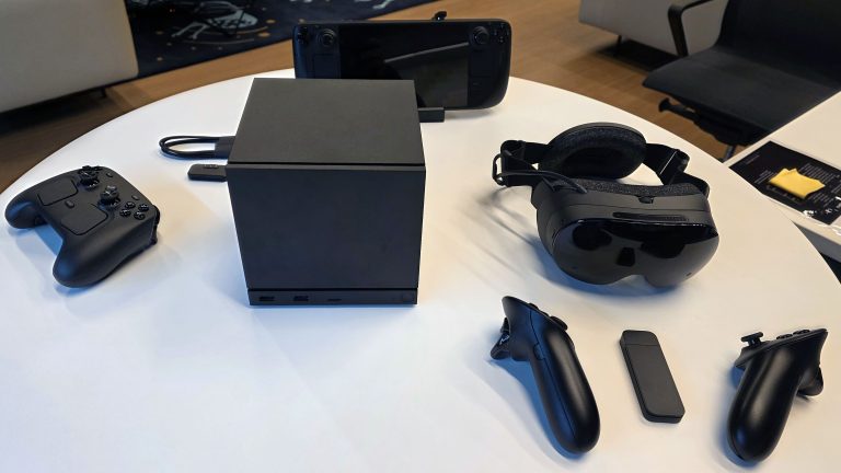 Valve najavil nova VR očala, kontroler in tudi mini PC