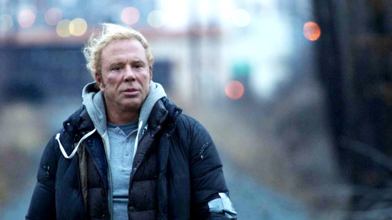 Nekdanji Hollywoodski zvezdnik Mickey Rourke zdaj zbira donacije za najemnino